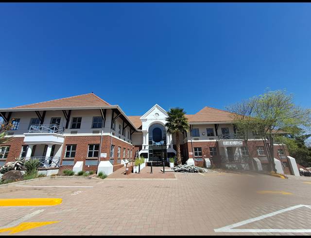 490M² OFFICE TO LET IN HYDE PARK